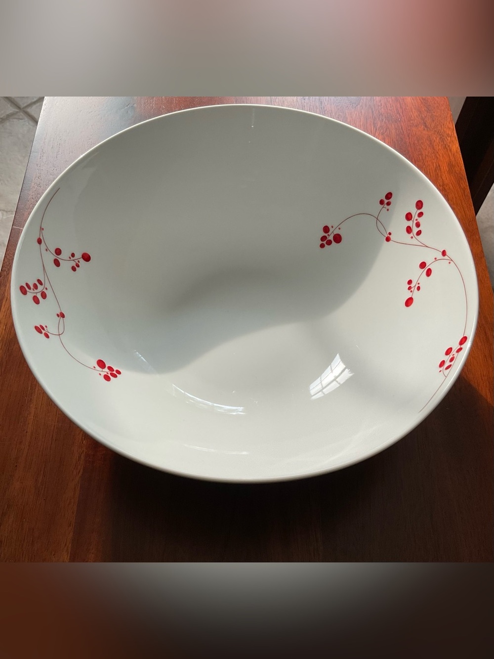 Mikasa Red Berries Vegetable Serving Bowl - Picture 4 of 4